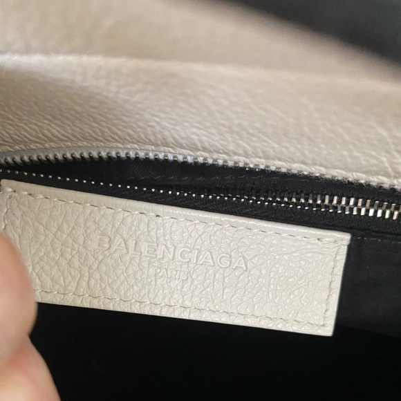 Balenciaga Tote Bag With Certificate of Authenticity Included - Picture 10 of 12